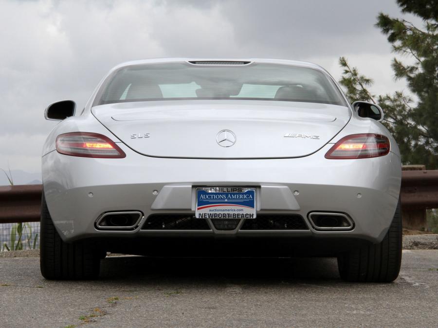  Mercedes-Benz SLS AMG 2010 года  (US) (фото 30 из 43)
